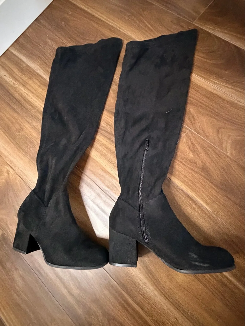 Black Knee-High Block Heel Boots - Women's Elegant Suede Style